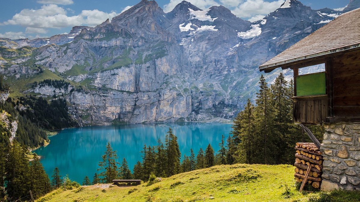 Planning a Romantic Anniversary at a Lakeside Lodge
