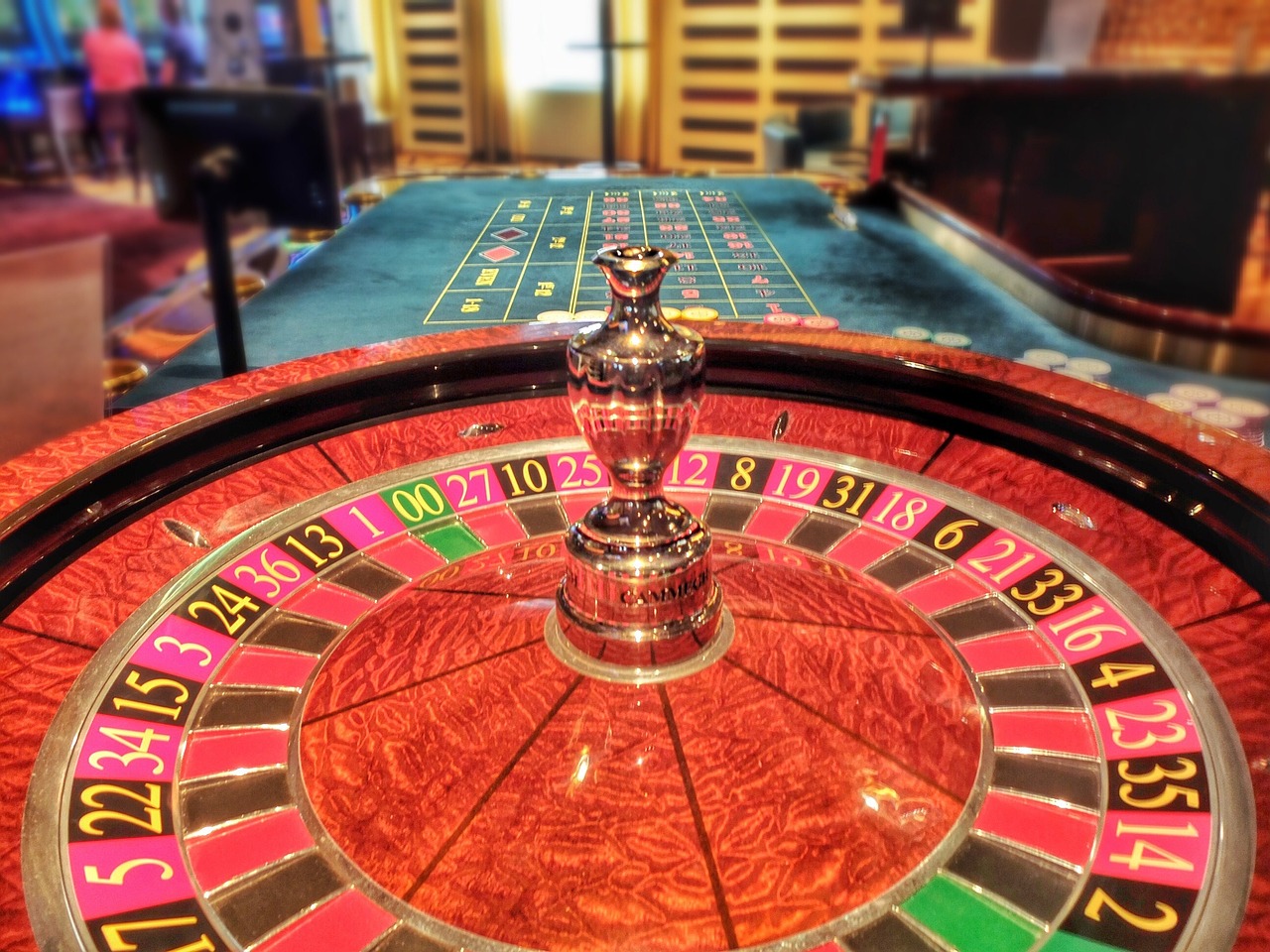 The Hidden Math Behind Every Spin, Bet, and Bluff